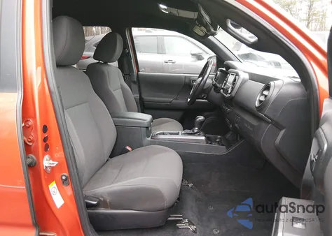 2018 Toyota Tacoma Trd Sport z USA, uszkodzony, nr VIN 5TFCZ5AN2JX136889